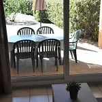 250 Waterfront With Garden Apartment