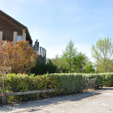 250 Waterfront With Garden Apartment *